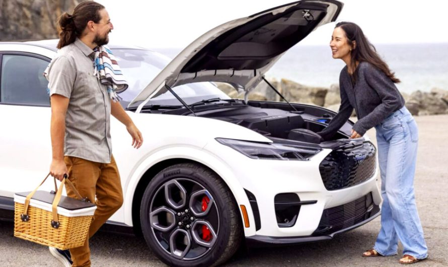 Навіщо платити за підписки, якщо Ford бере майже $500 за доступ до переднього багажника