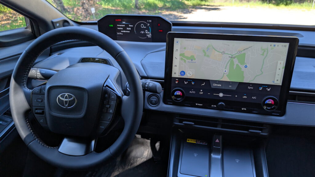 Мультимедійна система Toyota bZ Woodland