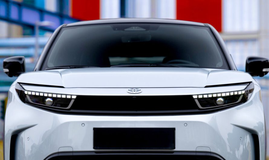 Toyota готується випускати мільйони таких авто замість електромобілів