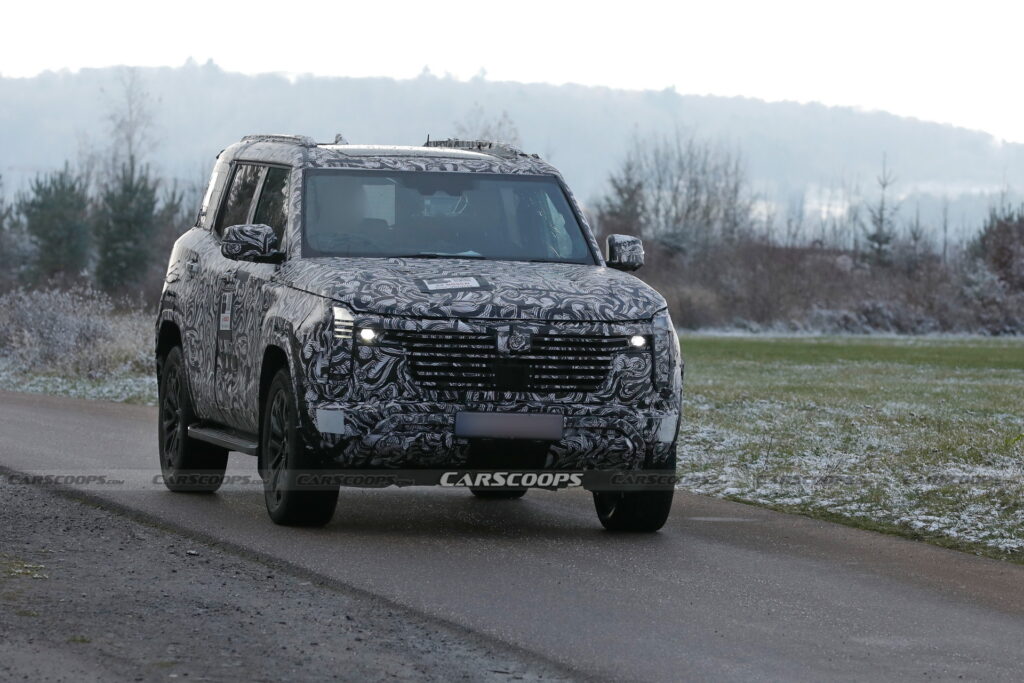 Mitsubishi Pajero спереду