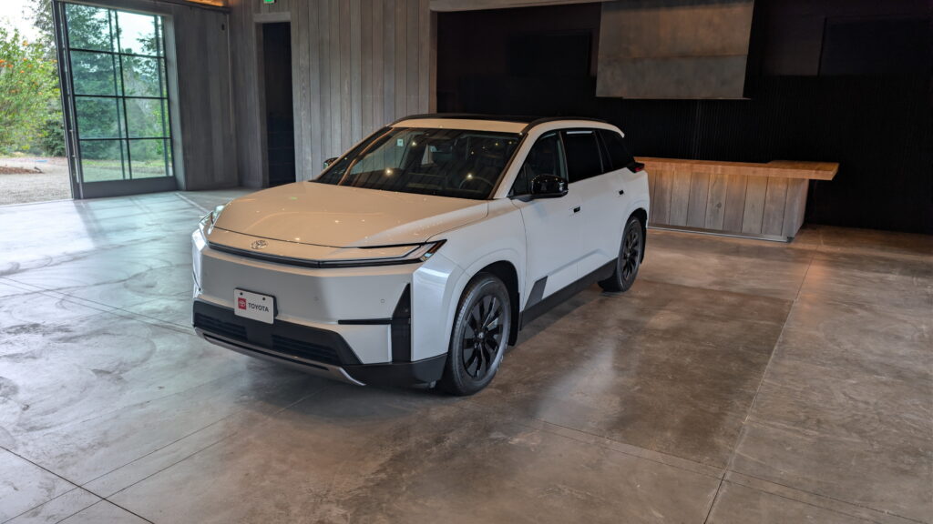  New Toyota Highlander Finally Comes Out As An EV, And I Got A Front-Row Look