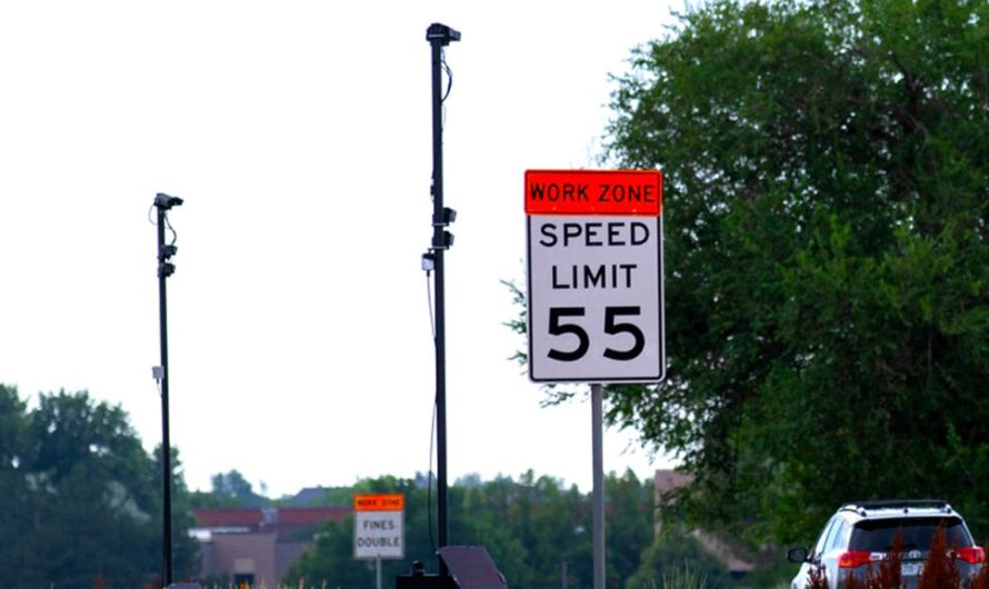 Законопроект у Колорадо може дозволити містам штрафувати водіїв без зупинки транспортного засобу