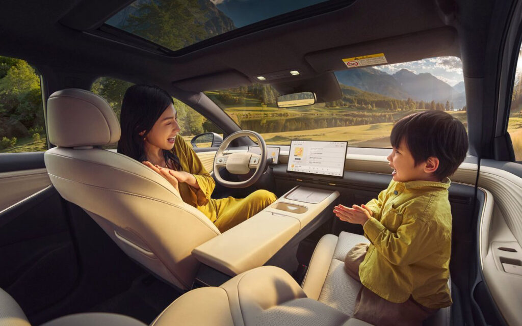 Інтер'єр сучасного електромобіля