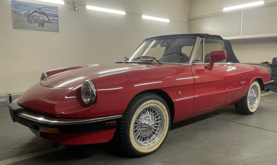 Стан нового авто: Alfa Romeo Spider 1987 року продають у Києві за $29666 (фото)