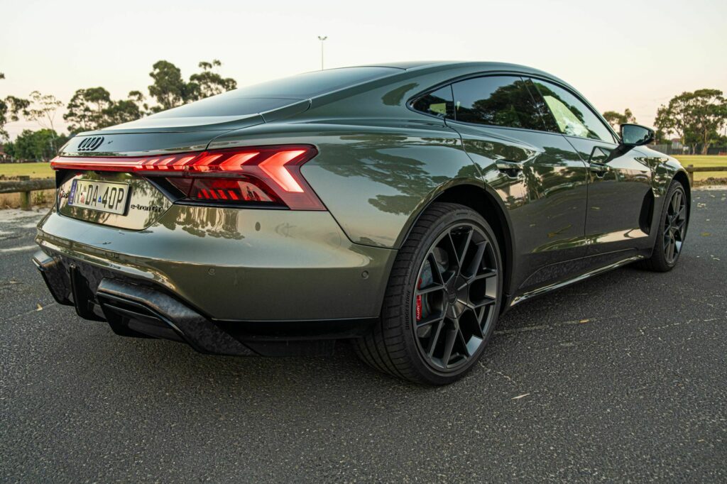 Audi RS e-tron GT Performance в русі