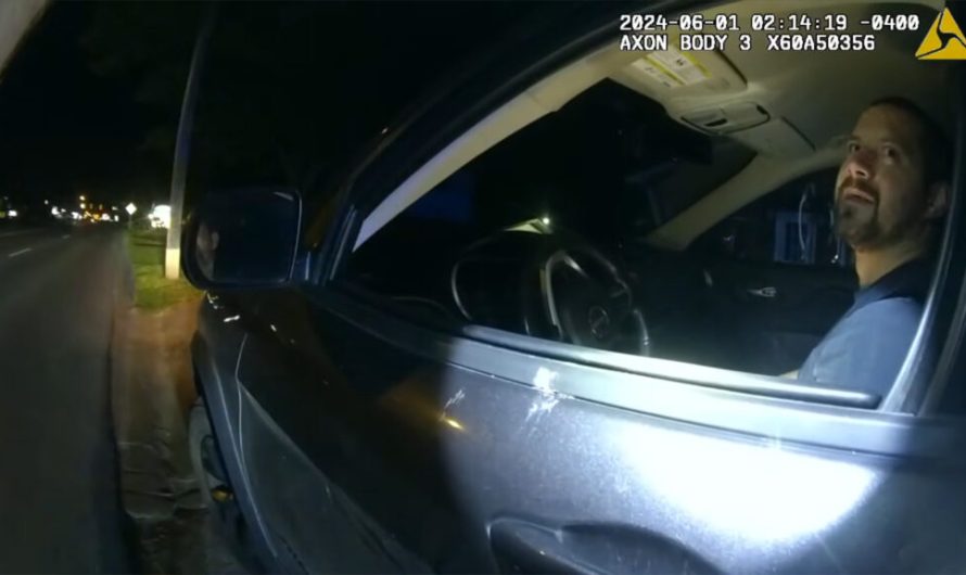 Поліцейський поза службою затриманий за підозрою у керуванні у нетверезому стані, після чого камери вимкнули