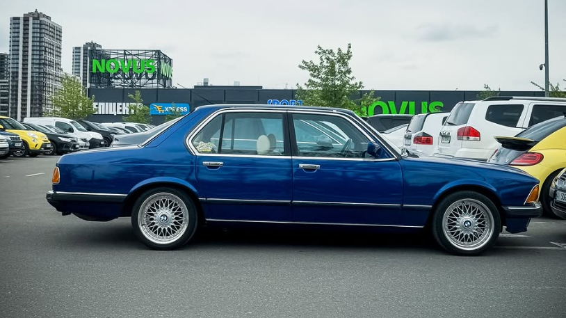 BMW 735i