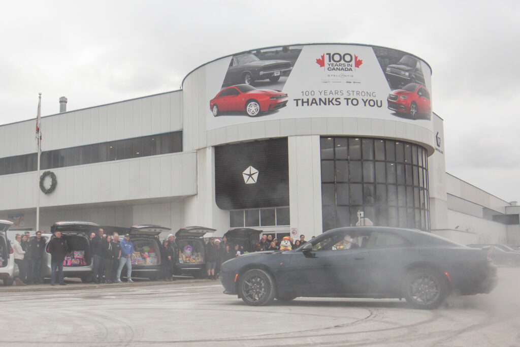 Зображення автомобіля на виробничій лінії