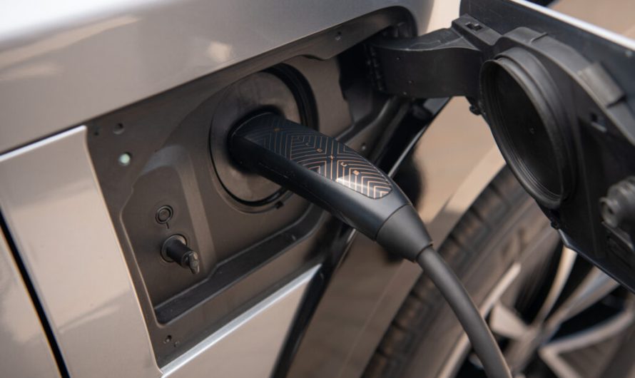 США потребують більше зарядних станцій для електромобілів, але Трамп має інші пріоритети