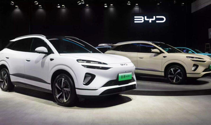 Китайський ринок електромобілів втрачає оберти, і це відчувають провідні виробники