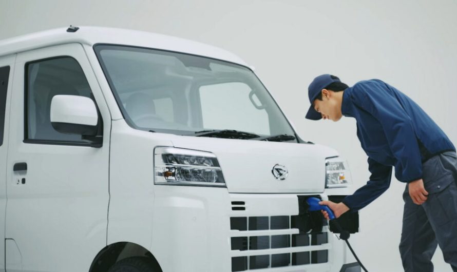 Мініатюрні електромобілі Toyota та Daihatsu нарешті отримали електричну версію після тривалих очікувань