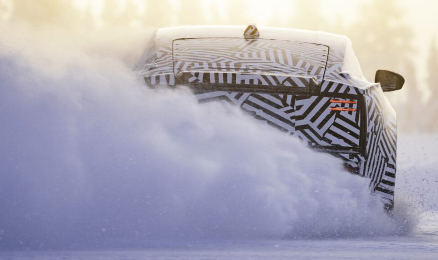 Новий електричний Gran Turismo від Jaguar вчиться контролювати занос перед тим, як демонструвати швидкість