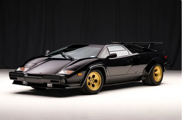 Капсула часу: Lamborghini Countach знайшли у США із пробігом 3300 км (фото)