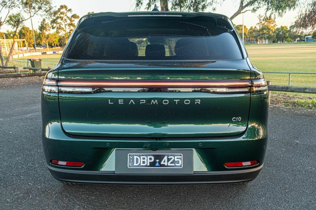 Leapmotor C10 REEV в русі