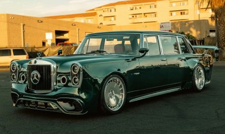 Final Boss Mercedes-Benz 600 W100