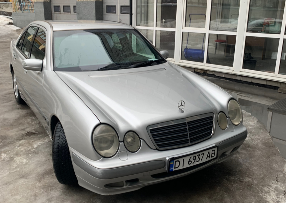 Mercedes-Benz E-Class W210