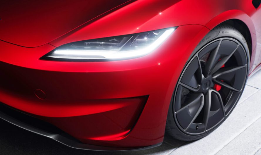 Tesla, можливо, нарешті виправить недолік матричних фар