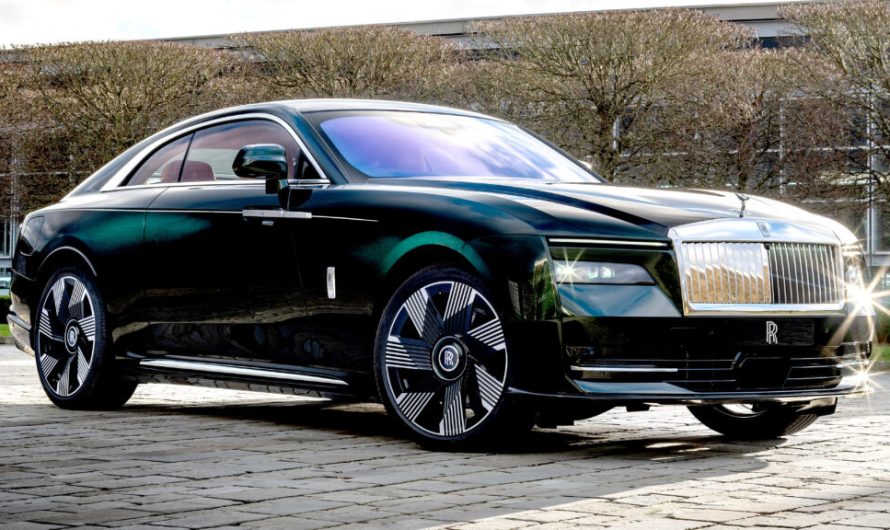Її електромобіль за півмільйона доларів зламався за чотири місяці, а Rolls-Royce досі не усунув несправність