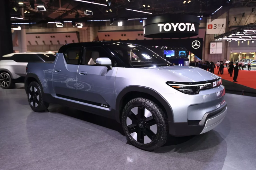 Концепт компактного електричного пікапа Toyota