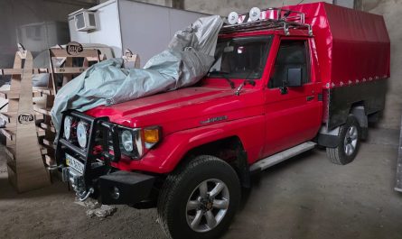 Toyota Land Cruiser 70