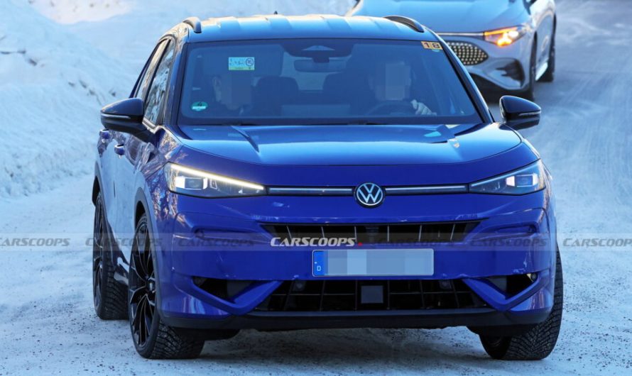 Двійник Volkswagen Golf R у кузові позашляховика розкриває свої таємниці