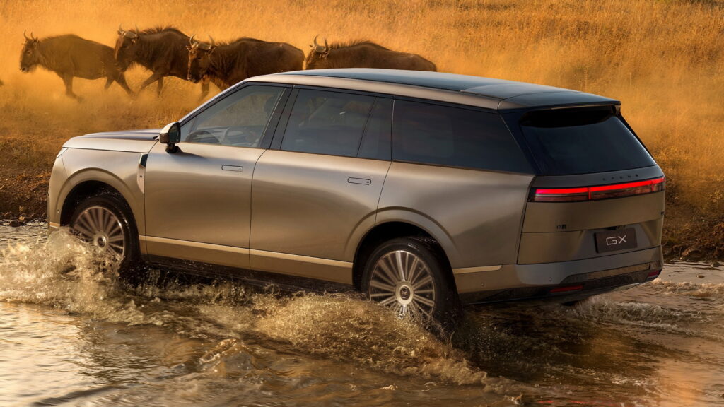 XPeng GX ззаду