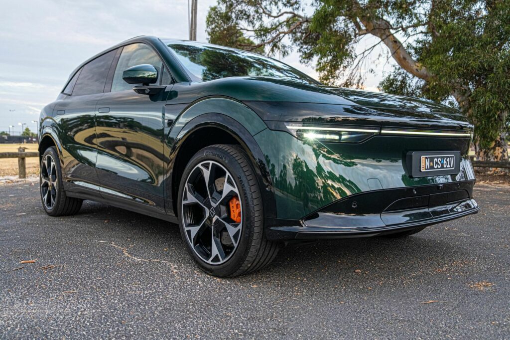 Zeekr 7X в русі