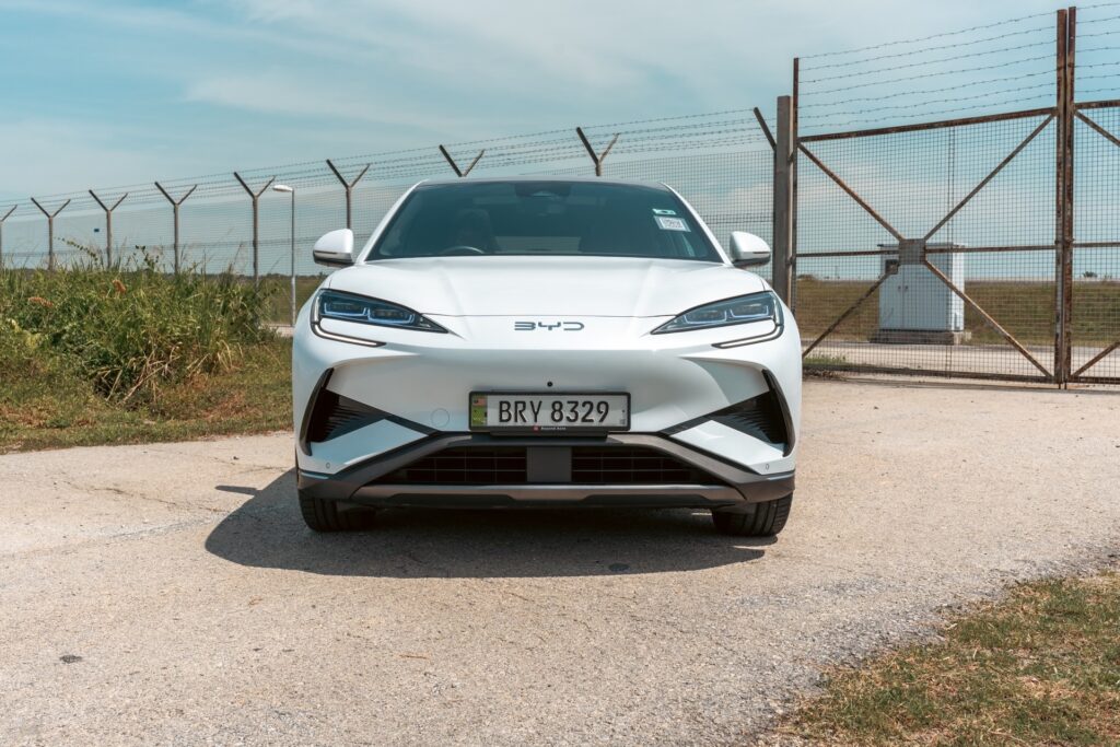 BYD Sealion 7 в движении