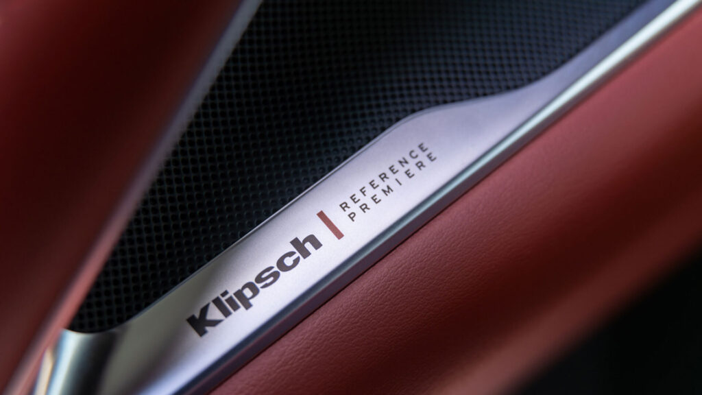 Мультимедійна система Infiniti QX65