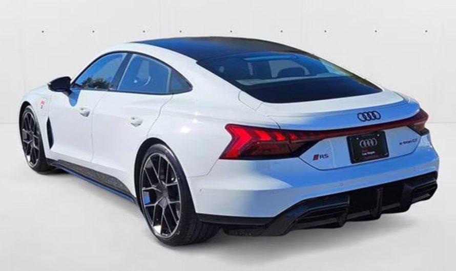 Новий Audi потужністю 912 кінських сил залишався непроданим місяцями, і нарешті ціну знизили