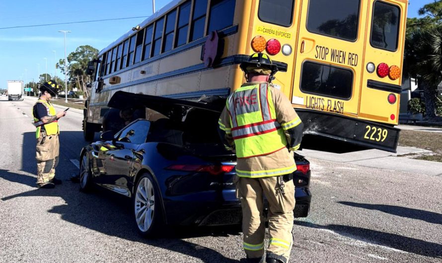 Неймовірне ДТП у Флориді: спорткар опинився під шкільним автобусом — все зафіксовано на відео