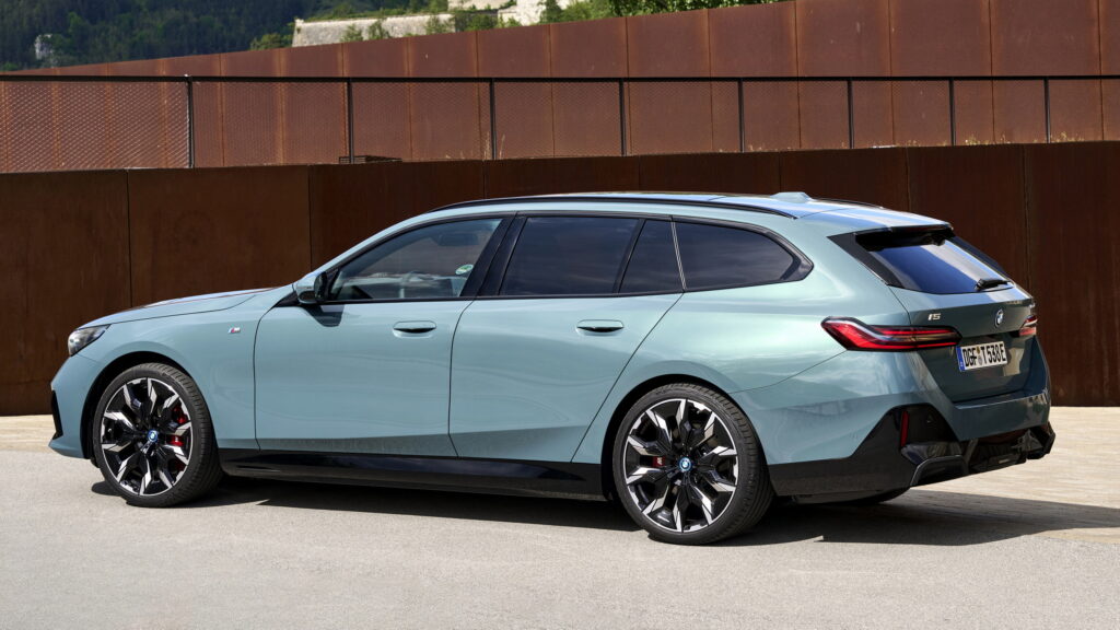 BMW i5 Touring