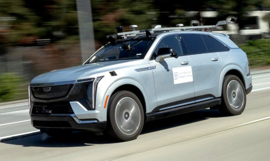 Тепер GM випробовує технологію, що дозволяє відвести погляд від дороги після безрульного керування Super Cruise