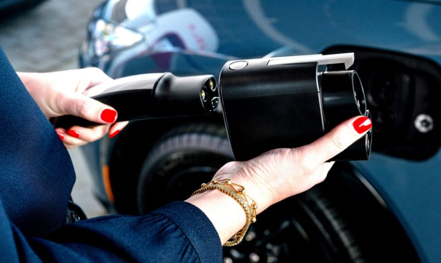 Майже третина зарядних станцій для електромобілів у Великобританії виставляють водіям неправильні рахунки