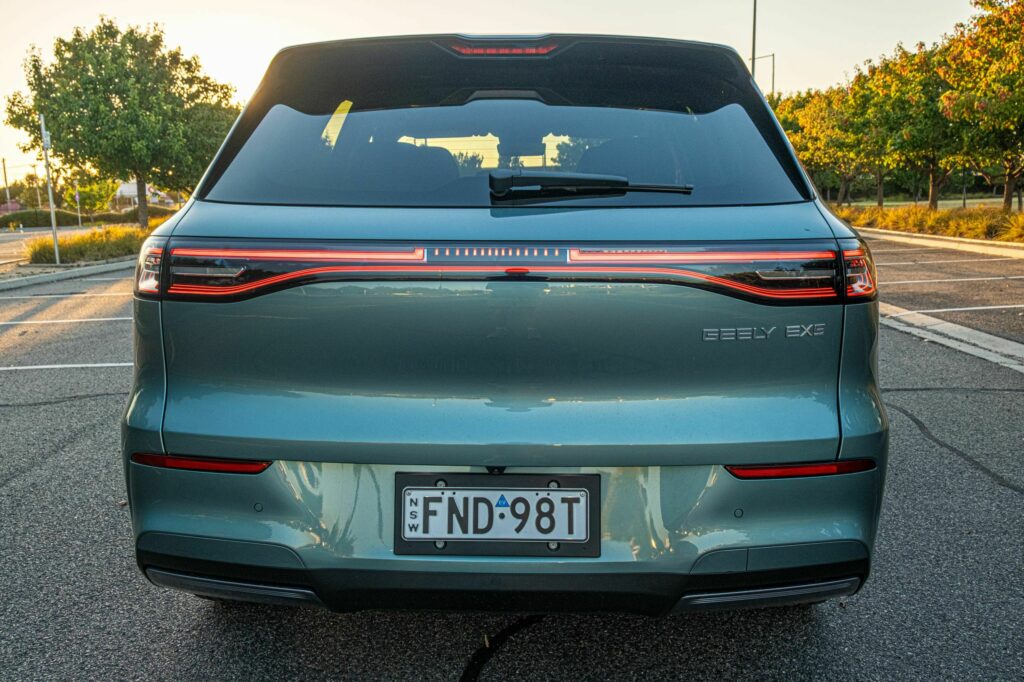 Geely EX5 в русі