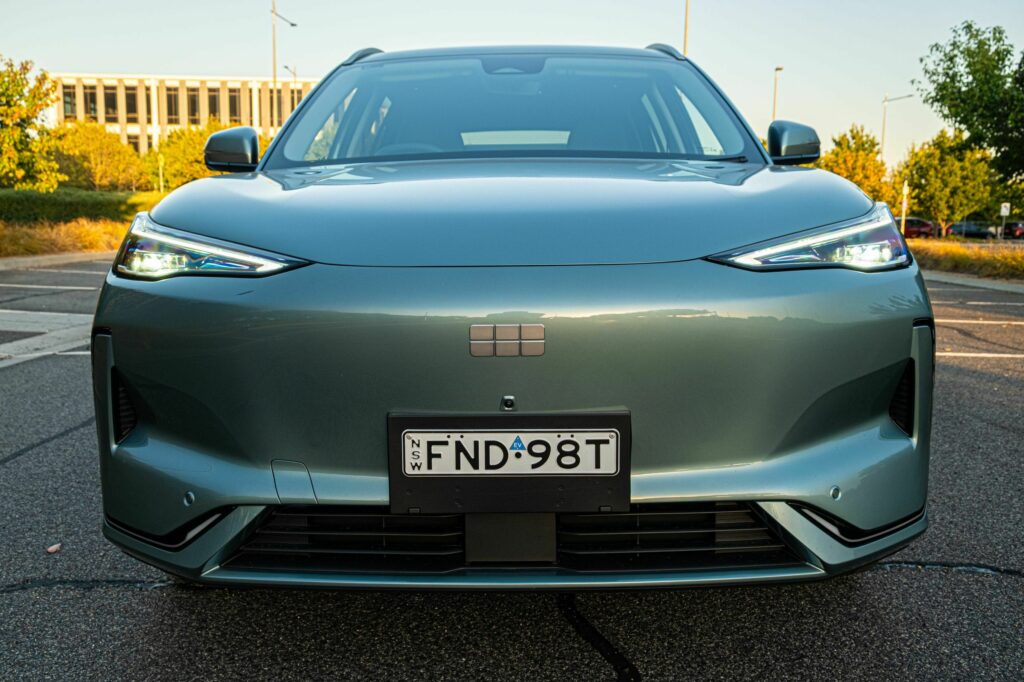 Задня частина Geely EX5