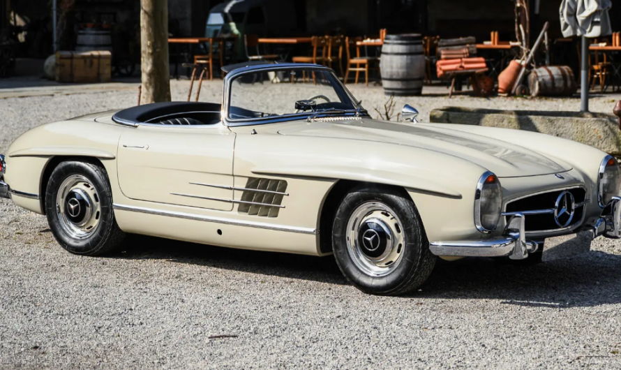 Один з 91: Mercedes-Benz 300 SL Roadster 1963 року досяг рекордного цінника у 1,7 млн євро (фото)