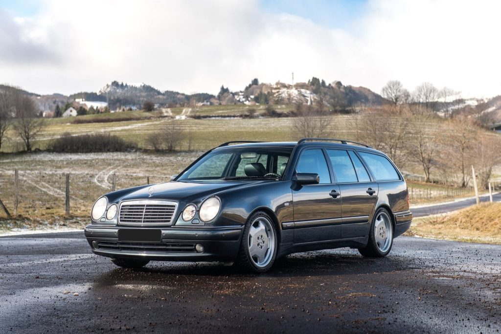 Mercedes-Benz E55 AMG