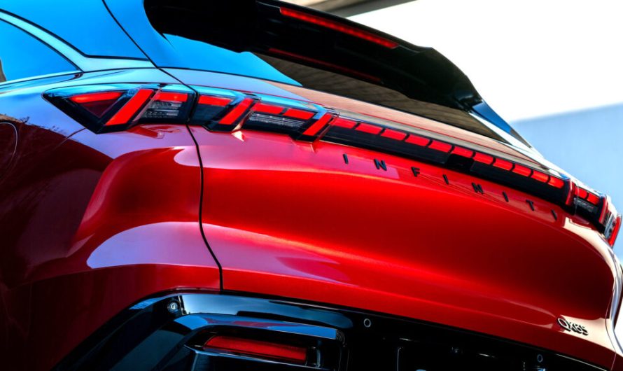 Infiniti вимагає броньованих вантажівок для перевезення дорогоцінної червоної фарби моделі QX65