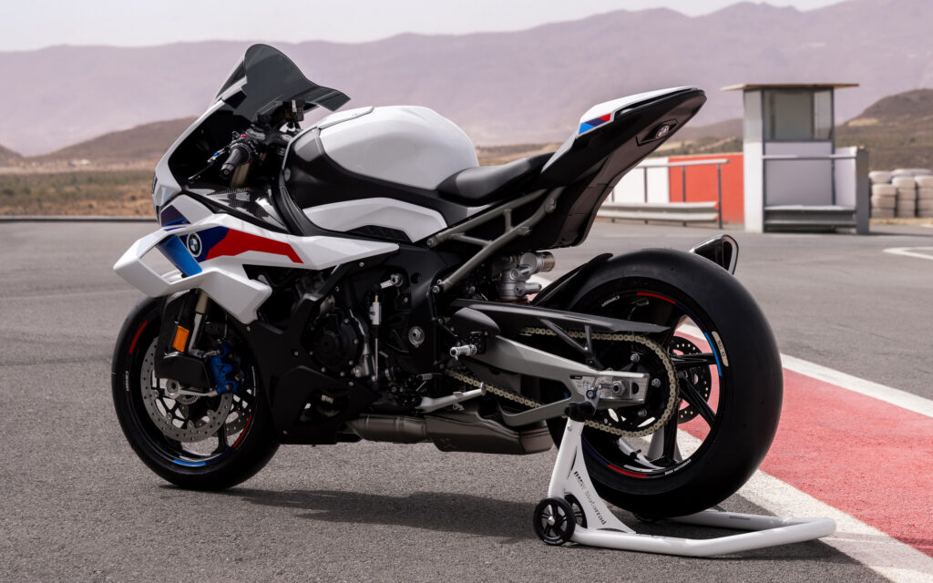 Новий BMW S 1000 RR на дорозі