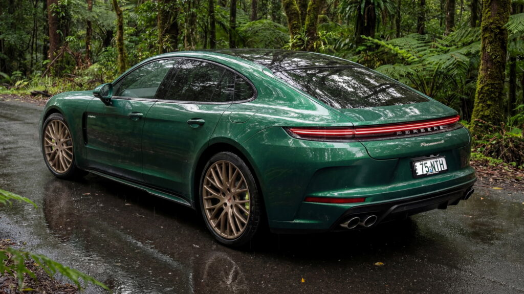 Porsche Panamera 4 E-Hybrid