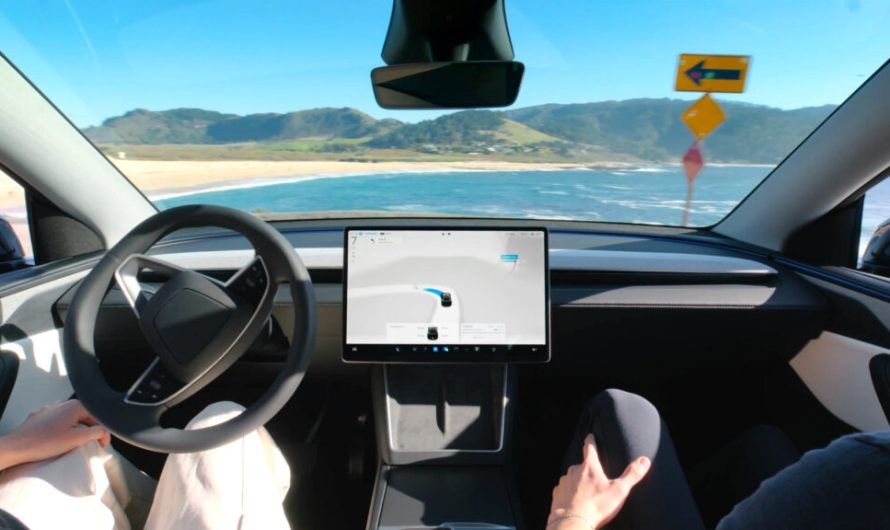 Колишній керівник автопілоту Uber врізався в бетонну стіну на Tesla з увімкненим FSD