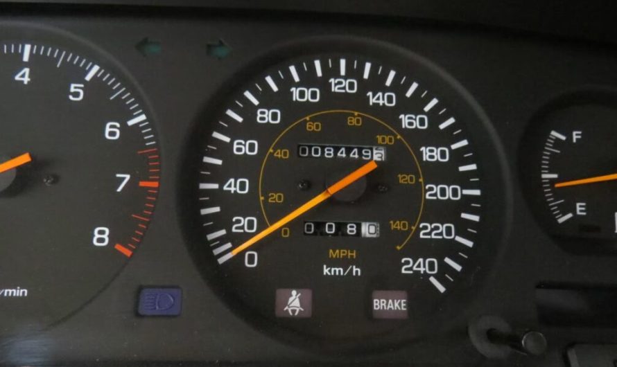 Toyota Supra Turbo 1987 року створювали для їзди, а на цьому екземплярі досі стоять заводські шини