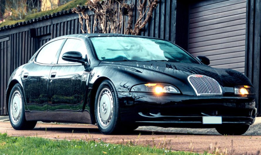 Багетті V12 седан вартістю 2,3 мільйона доларів з пробігом 241 миля ніколи не був у автосалоні