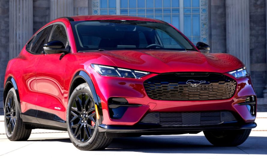 Продажі електромобілів Ford впали на 70%, тоді як у Toyota вони майже подвоїлися