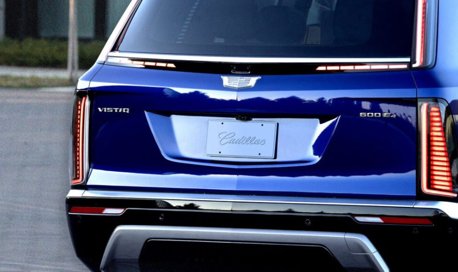 Cadillac нарешті відмовляється від найбільш невдалої ідеї у назвах своїх нових автомобілів