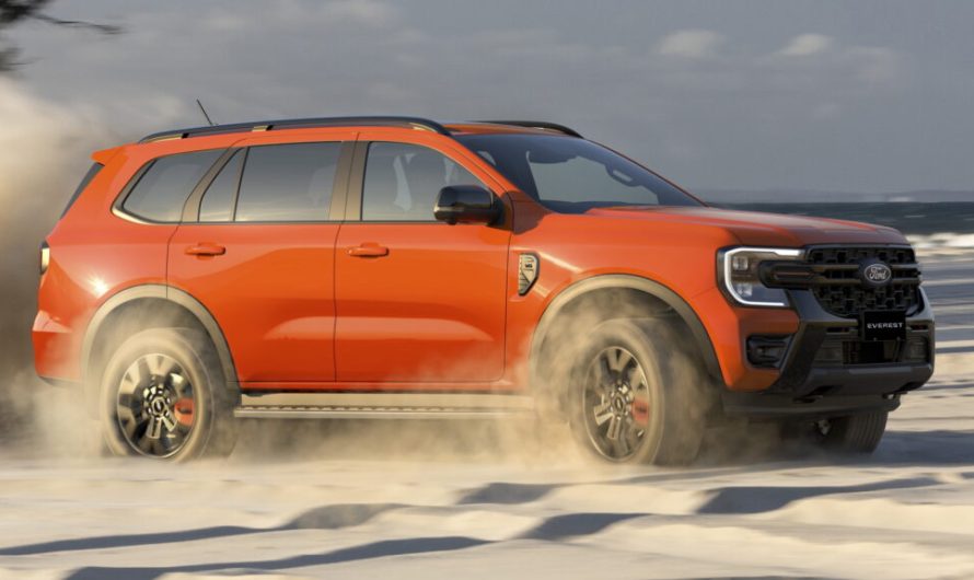 Чому нам недоступна ця модель? Ford Everest Wildtrak — це альтернатива Bronco з трьома рядами сидінь