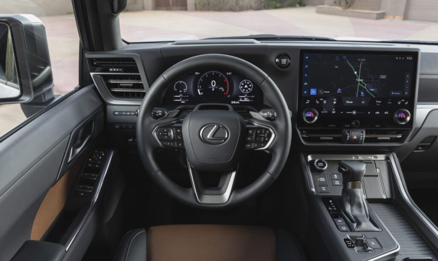 Чоловік переказав 77 300 доларів за неіснуючий Lexus, а справжній дилер отримав звинувачення