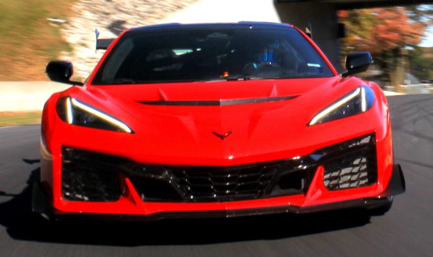 Корвет ZR1 потужністю 1064 кінські сили від NBA-гравця не зміг втекти від поліції Арканзасу, а ситуація лише погіршилася