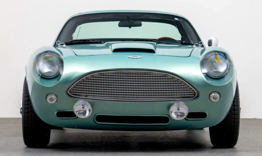 Ця Miata виглядає більш по-астонмартінськи, ніж окремі справжні Aston Martin